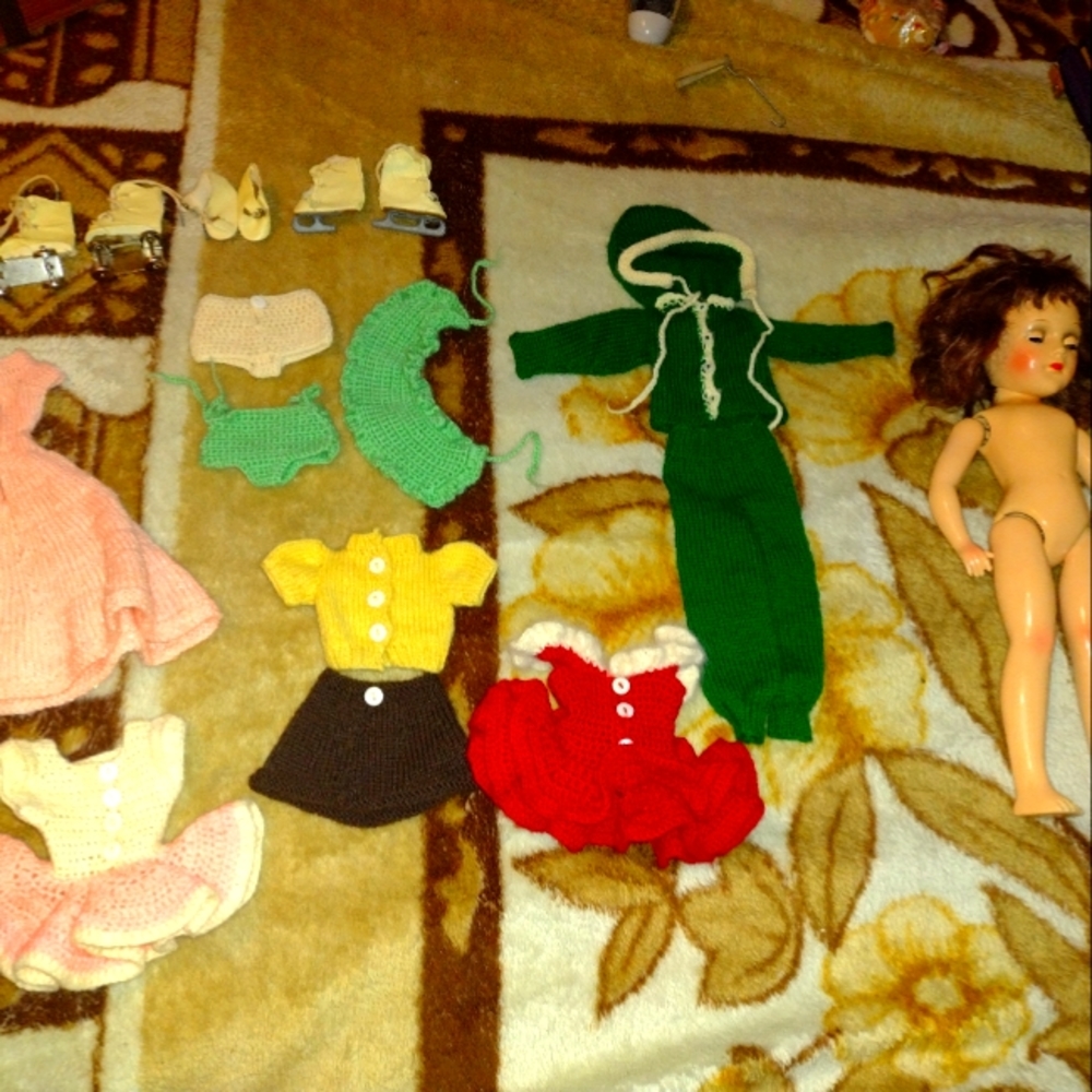 Vintage 1940-1950s Mary Hoyer 15"Doll With Alot Of Clothes!